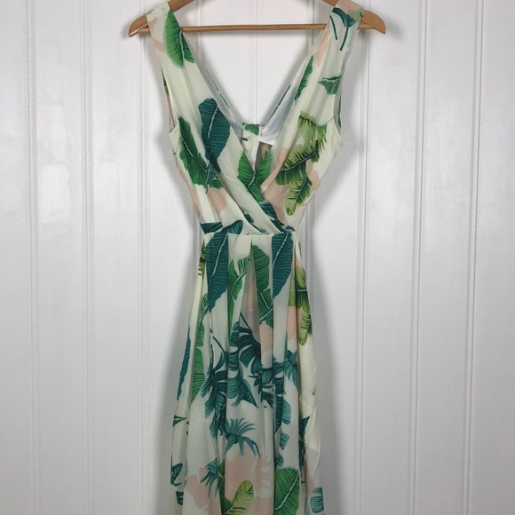 1 left! PALM LEAF PRINT OPEN PLUNGED MAXI ROMPER - Picture 7 of 8